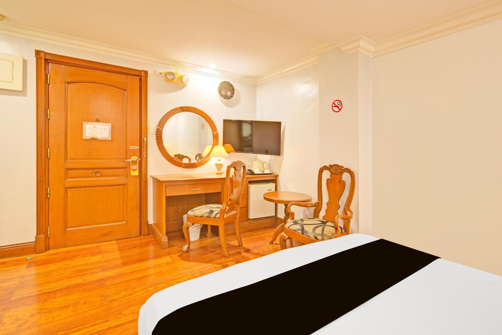 Townhouse Oak Vip Suites, Near Pnr Pasay Evangelista, Makati Manila San Pedro Makati Eksteriør billede