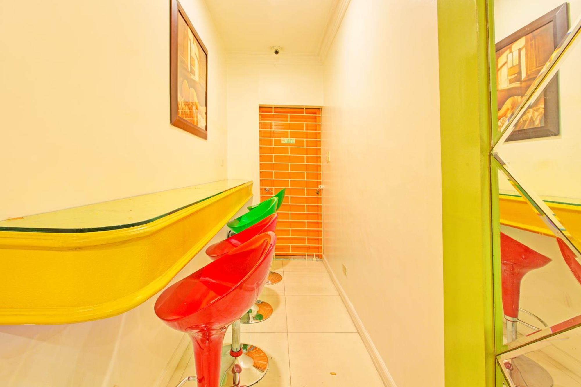 Townhouse Oak Vip Suites, Near Pnr Pasay Evangelista, Makati Manila San Pedro Makati Eksteriør billede