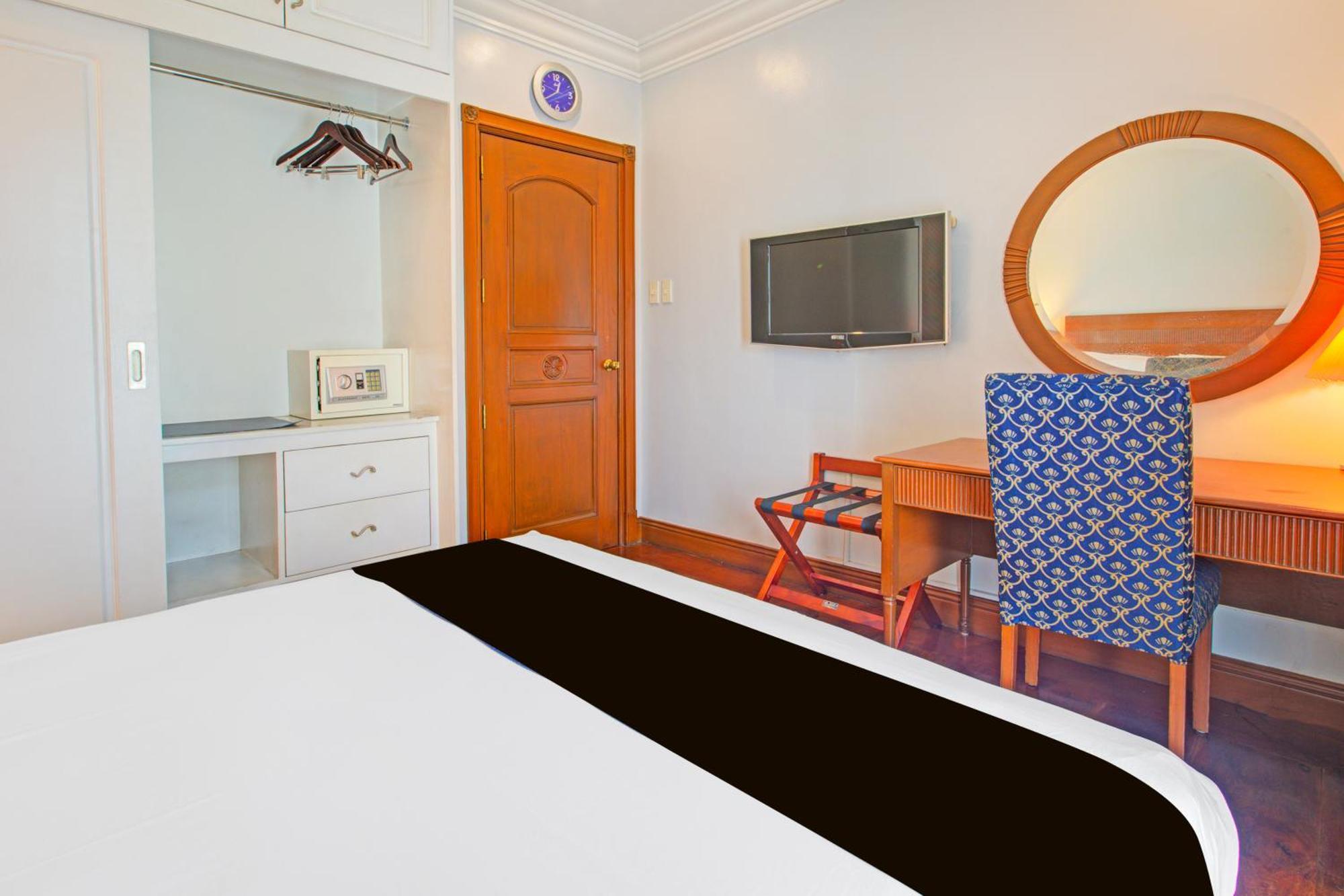 Townhouse Oak Vip Suites, Near Pnr Pasay Evangelista, Makati Manila San Pedro Makati Eksteriør billede