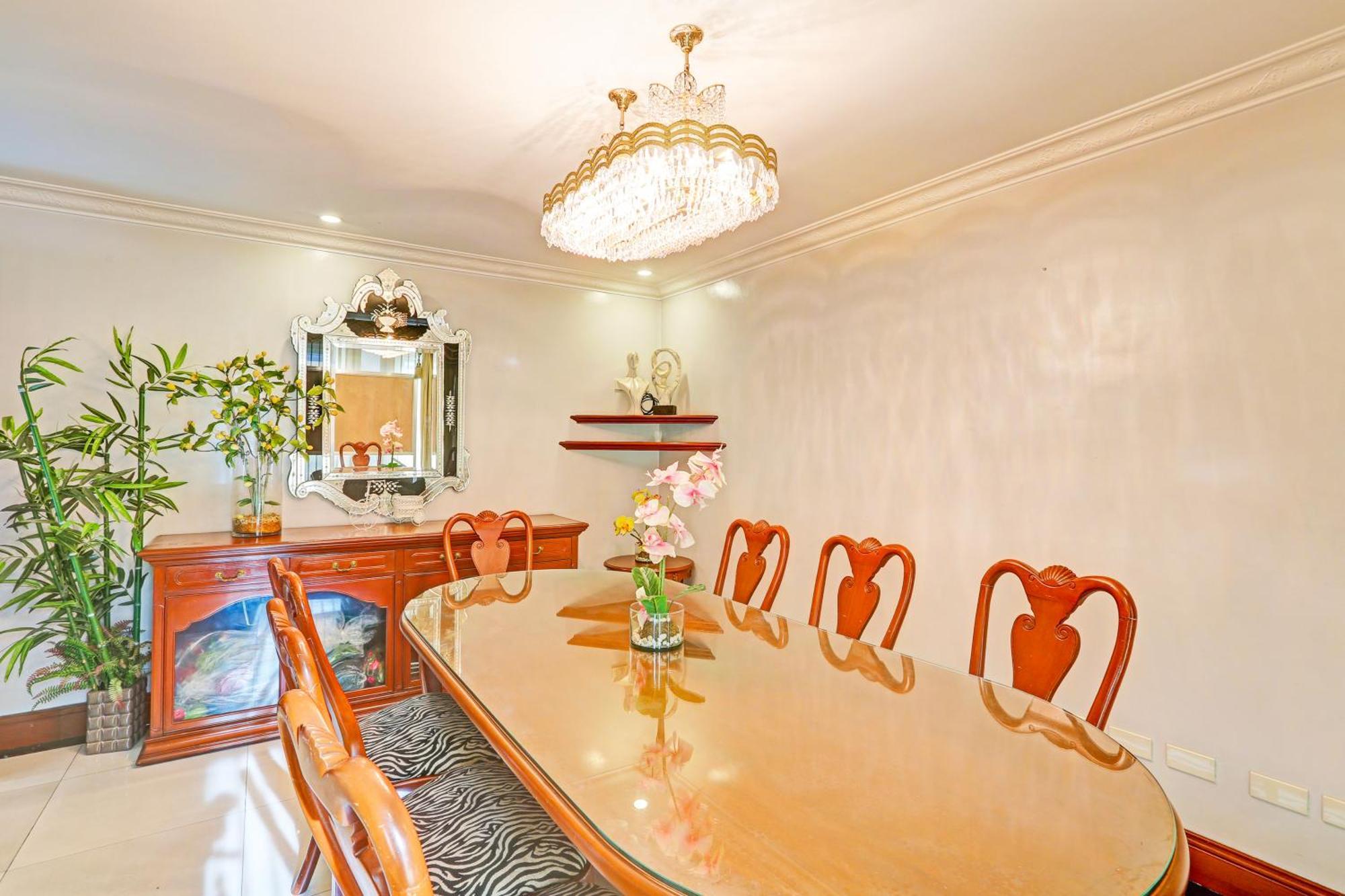 Townhouse Oak Vip Suites, Near Pnr Pasay Evangelista, Makati Manila San Pedro Makati Eksteriør billede